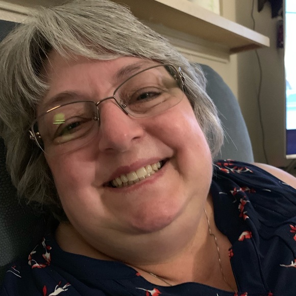 Meet your Posher, Cheryl - Picture 1 of 1